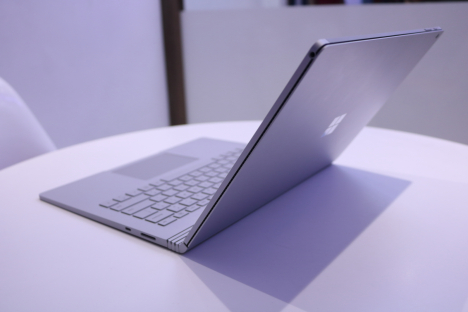 Surface Book 2 ( 13.5 inch ) ( i5/8GB/128GB ) 3